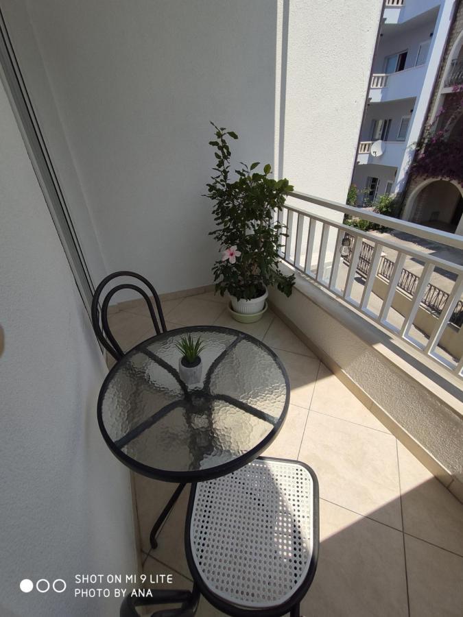 Apartments Jadranka Makarska Bagian luar foto