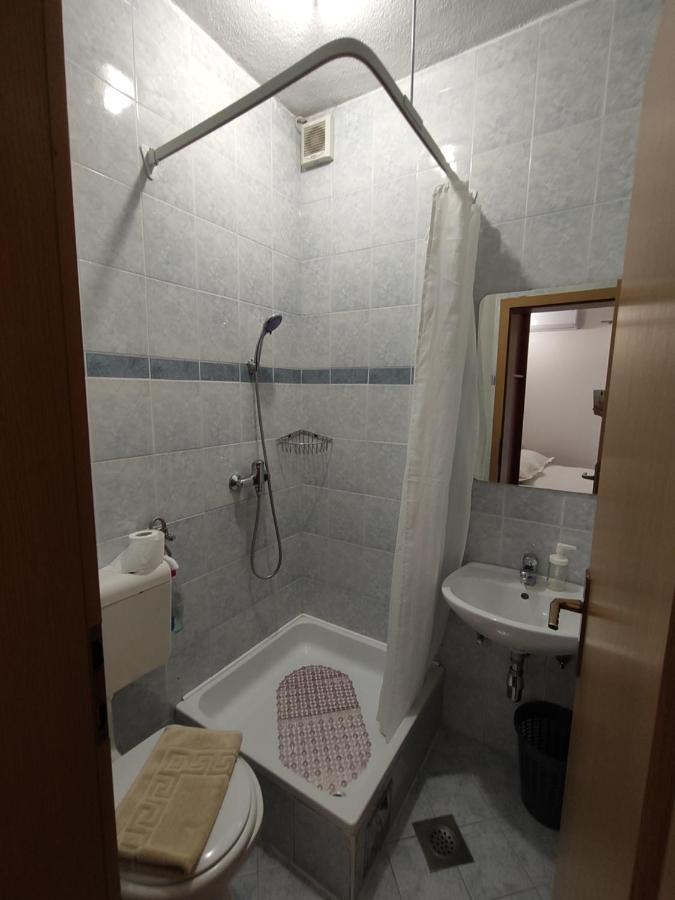 Apartments Jadranka Makarska Bagian luar foto