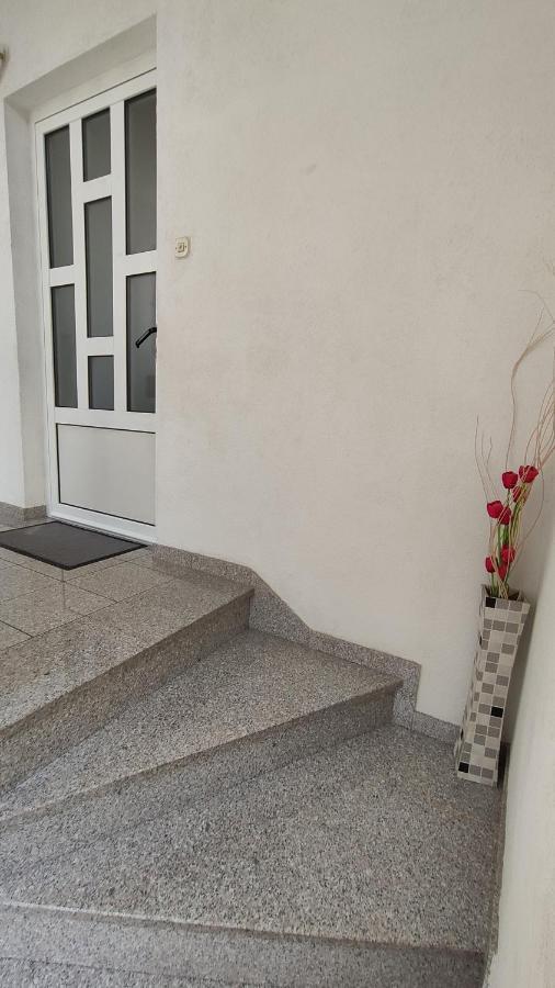 Apartments Jadranka Makarska Bagian luar foto