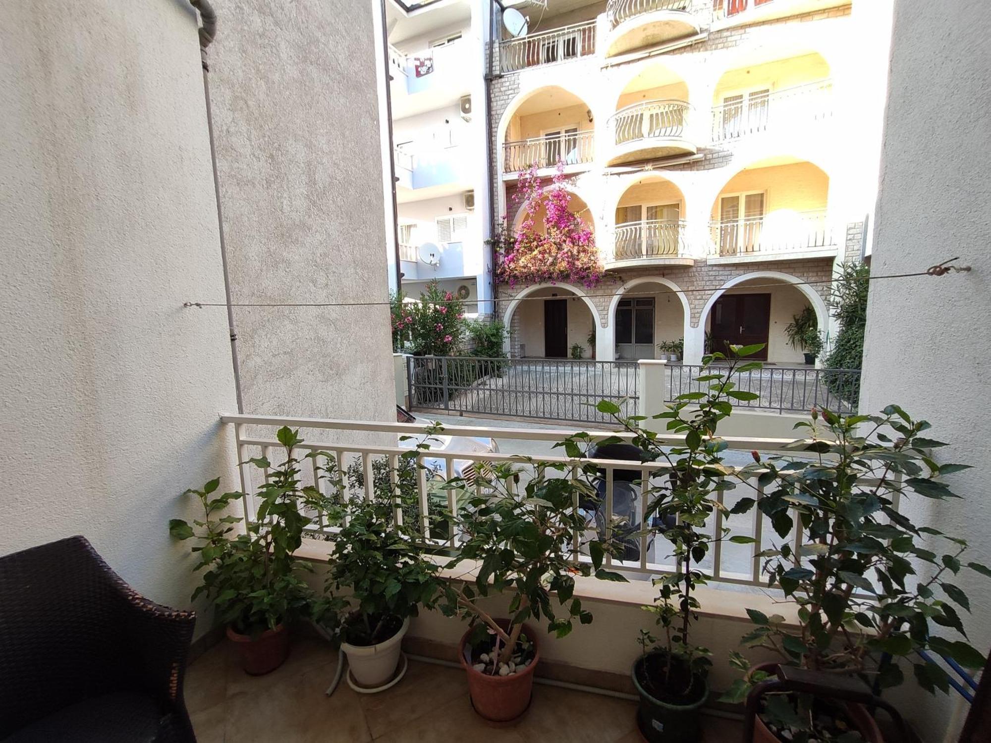Apartments Jadranka Makarska Bagian luar foto