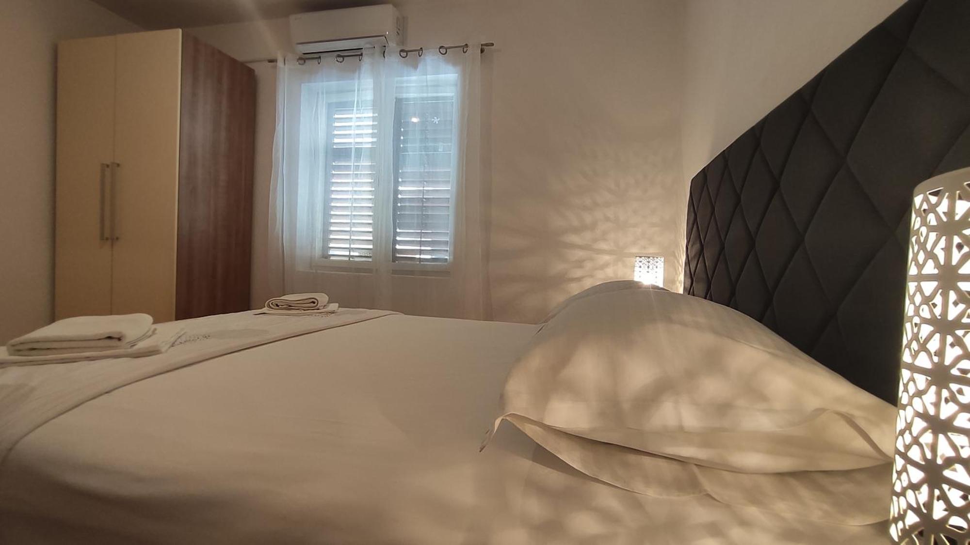 Apartments Jadranka Makarska Bagian luar foto